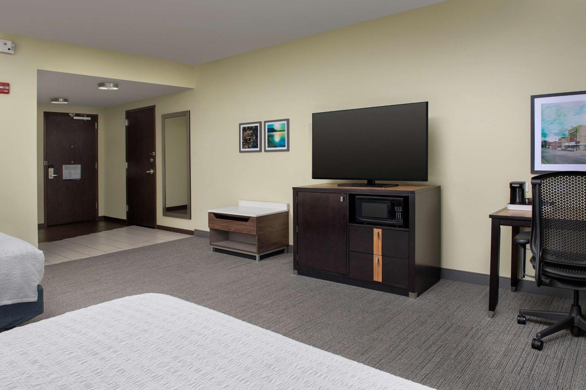 Hampton Inn Knoxville Clinton I-75 Экстерьер фото