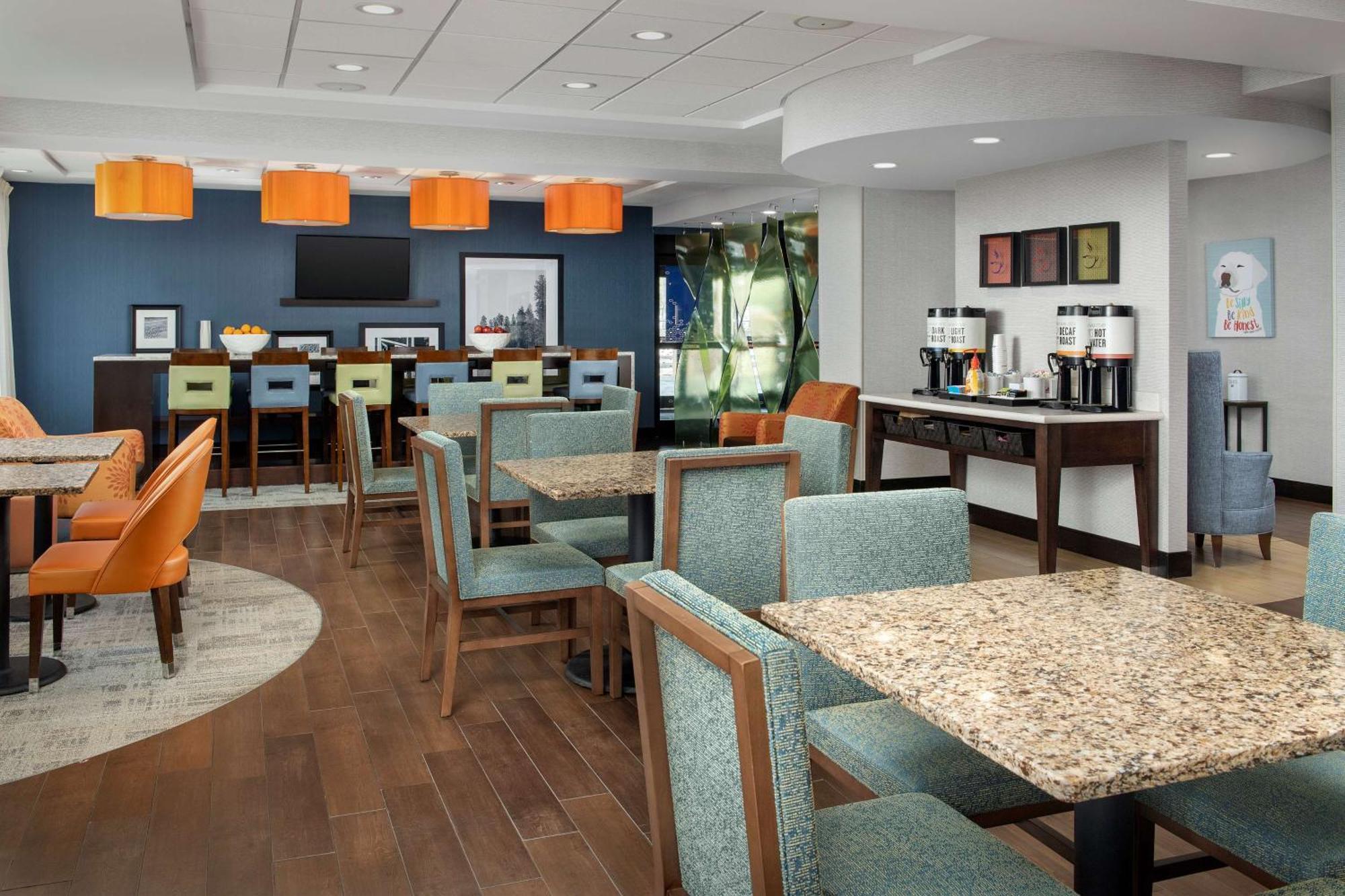Hampton Inn Knoxville Clinton I-75 Экстерьер фото